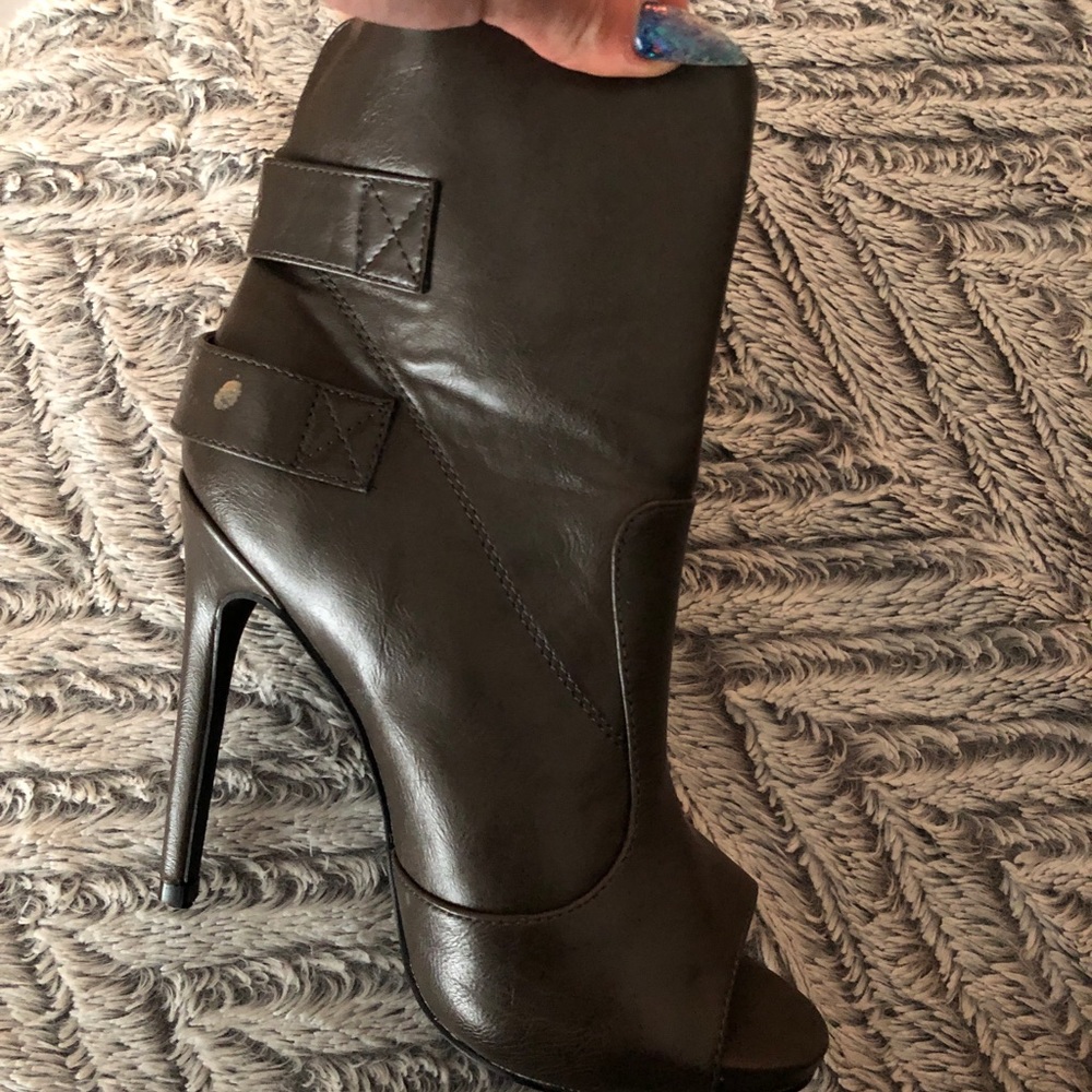 Ankle boot high heels👠
